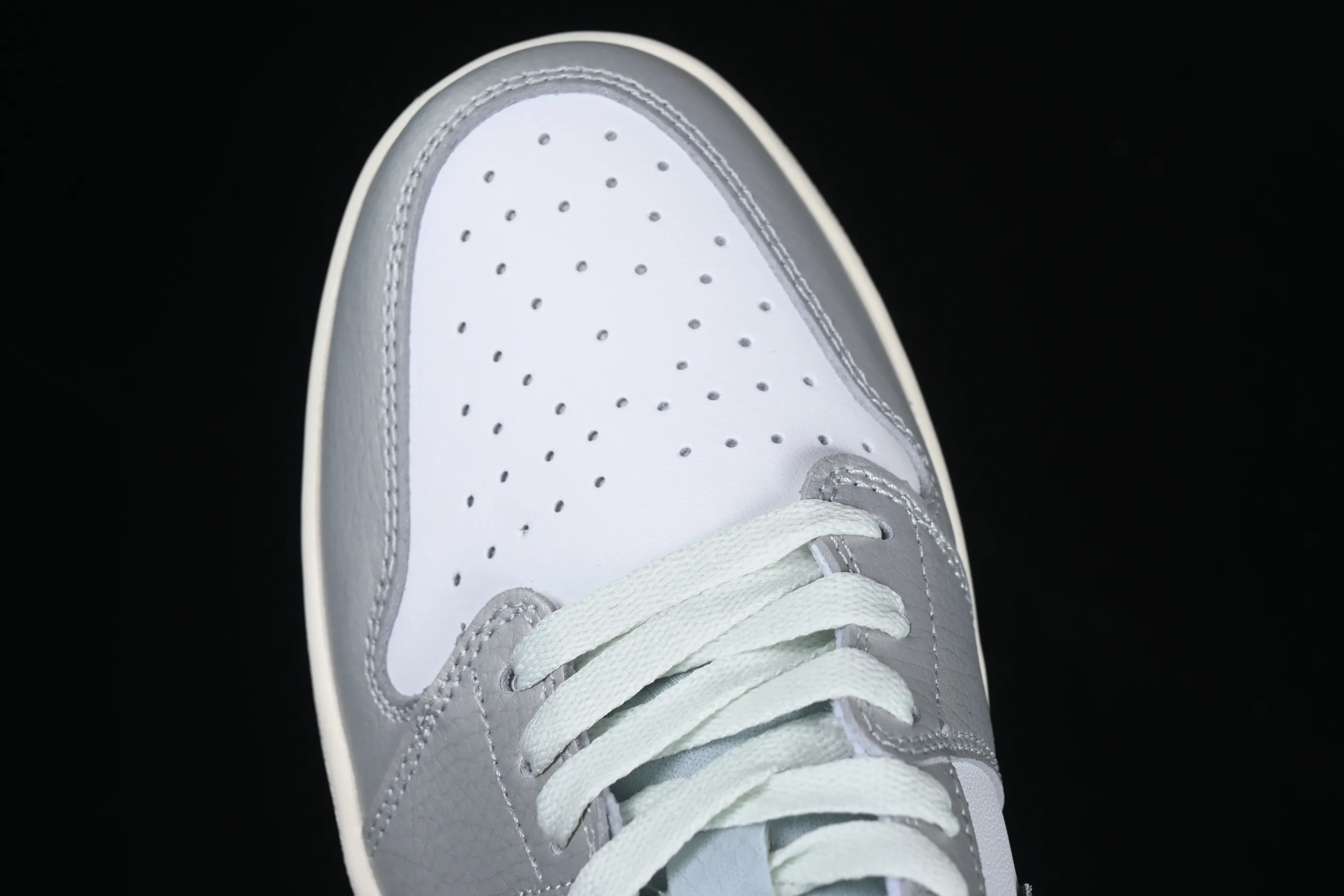 All Categories Air Jordan Jordan Series Basketball Shoes Air Jordan 1 Low Air Jordan 1 Low OG AJ1 Joe 1 Year of the Snake Limited Silver Snake Low-top Retro Basketball Shoes HF3144-100